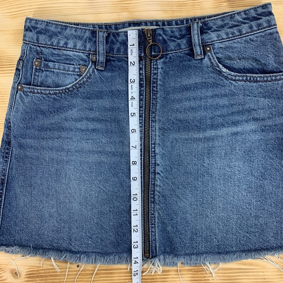 Free People Zip It Up Frayed Hem Denim Mini Skirt Sz 27 - Picture 9 of 11